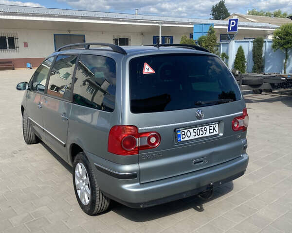 Серый Фольксваген Шаран, объемом двигателя 1.9 л и пробегом 310 тыс. км за 6100 $, фото 3 на Automoto.ua