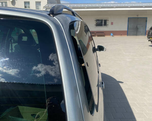 Серый Фольксваген Шаран, объемом двигателя 1.9 л и пробегом 310 тыс. км за 6100 $, фото 7 на Automoto.ua