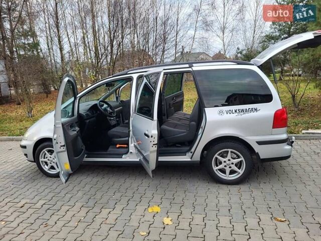 Серый Фольксваген Шаран, объемом двигателя 1.9 л и пробегом 237 тыс. км за 6400 $, фото 23 на Automoto.ua