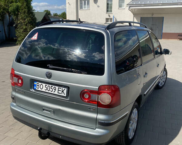 Серый Фольксваген Шаран, объемом двигателя 1.9 л и пробегом 310 тыс. км за 6100 $, фото 4 на Automoto.ua