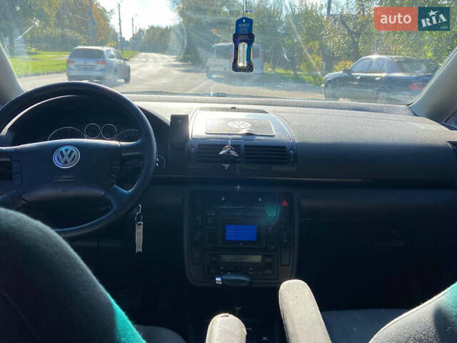 Серый Фольксваген Шаран, объемом двигателя 1.9 л и пробегом 250 тыс. км за 5500 $, фото 6 на Automoto.ua