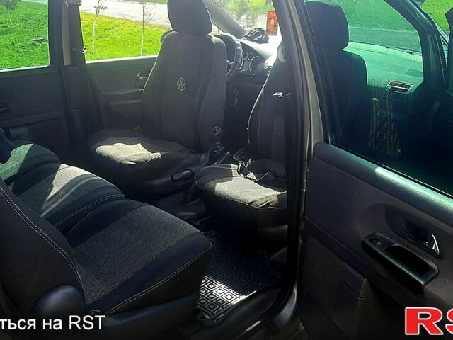 Серый Фольксваген Шаран, объемом двигателя 1.8 л и пробегом 298 тыс. км за 5500 $, фото 2 на Automoto.ua