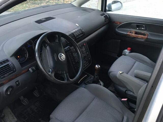 Сірий Фольксваген Шаран, об'ємом двигуна 1.9 л та пробігом 240 тис. км за 2950 $, фото 6 на Automoto.ua