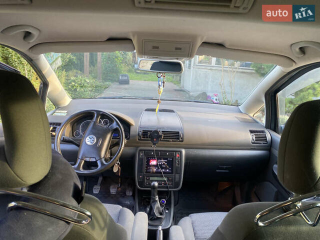 Фольксваген Шаран 2005 в Перемышлянах на Automoto.ua Серый Фольксваген Шаран, объемом двигателя 1.97 л и пробегом 315 тыс. км за 7200 $, фото 8 на Automoto.ua