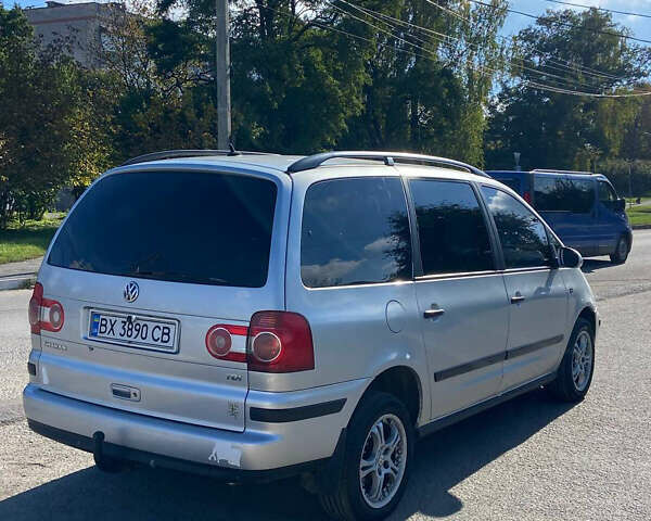 Серый Фольксваген Шаран, объемом двигателя 1.9 л и пробегом 250 тыс. км за 5500 $, фото 5 на Automoto.ua