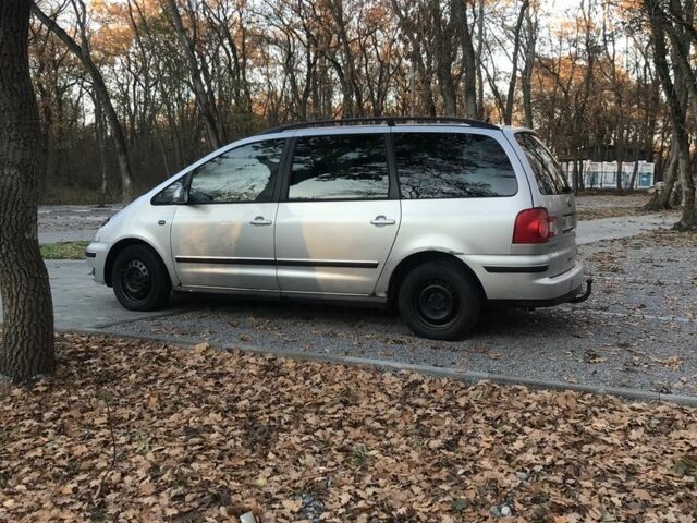 Сірий Фольксваген Шаран, об'ємом двигуна 1.9 л та пробігом 240 тис. км за 2950 $, фото 2 на Automoto.ua