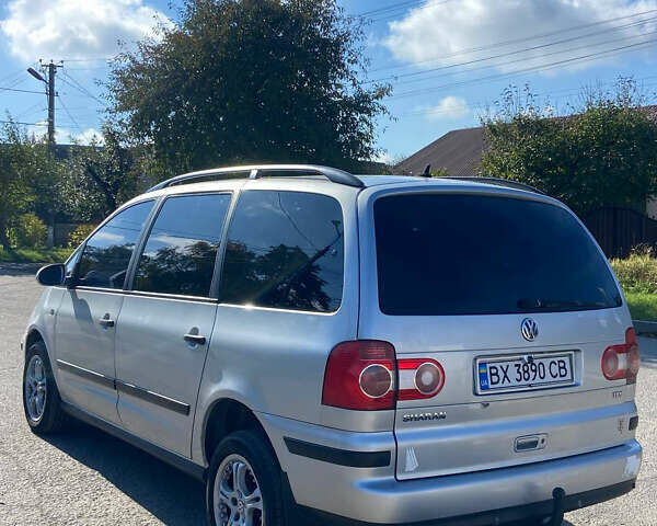 Серый Фольксваген Шаран, объемом двигателя 1.9 л и пробегом 250 тыс. км за 5500 $, фото 4 на Automoto.ua