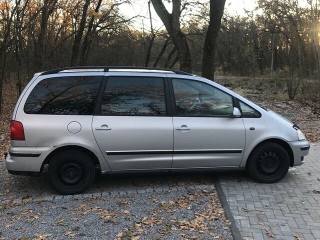 Сірий Фольксваген Шаран, об'ємом двигуна 1.9 л та пробігом 240 тис. км за 2950 $, фото 4 на Automoto.ua