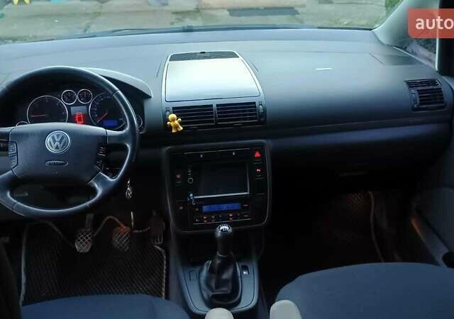 Сірий Фольксваген Шаран, об'ємом двигуна 2 л та пробігом 250 тис. км за 7000 $, фото 14 на Automoto.ua