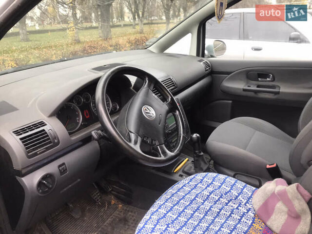 Серый Фольксваген Шаран, объемом двигателя 1.97 л и пробегом 210 тыс. км за 6250 $, фото 6 на Automoto.ua