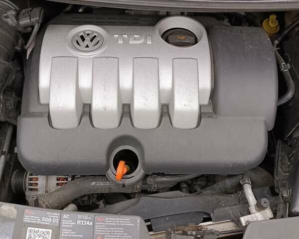 Сірий Фольксваген Шаран, об'ємом двигуна 2 л та пробігом 350 тис. км за 5300 $, фото 17 на Automoto.ua