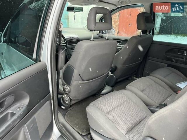 Сірий Фольксваген Шаран, об'ємом двигуна 1.8 л та пробігом 163 тис. км за 7300 $, фото 11 на Automoto.ua