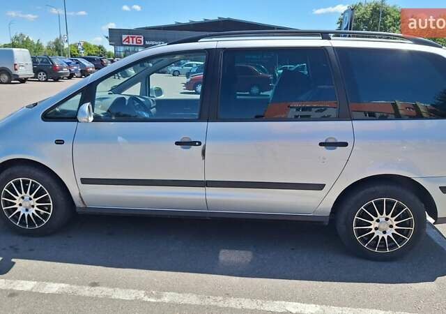 Серый Фольксваген Шаран, объемом двигателя 1.9 л и пробегом 201 тыс. км за 6550 $, фото 1 на Automoto.ua