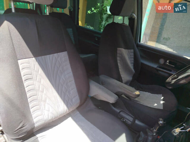 Серый Фольксваген Шаран, объемом двигателя 1.9 л и пробегом 340 тыс. км за 6300 $, фото 14 на Automoto.ua