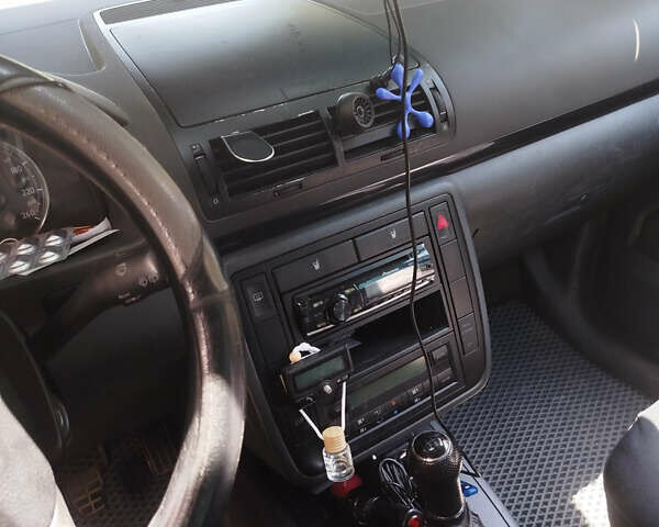 Серый Фольксваген Шаран, объемом двигателя 1.9 л и пробегом 340 тыс. км за 6300 $, фото 9 на Automoto.ua