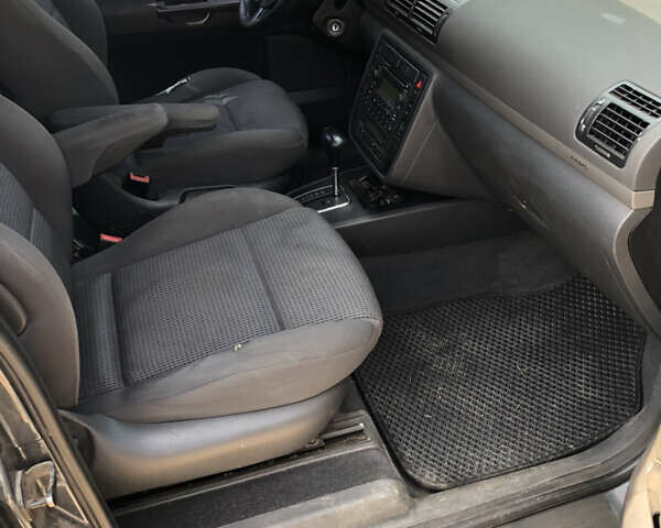 Серый Фольксваген Шаран, объемом двигателя 1.9 л и пробегом 403 тыс. км за 5000 $, фото 14 на Automoto.ua