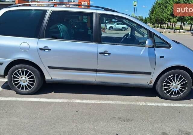 Серый Фольксваген Шаран, объемом двигателя 1.9 л и пробегом 201 тыс. км за 6550 $, фото 2 на Automoto.ua