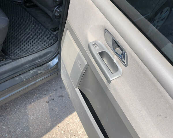 Серый Фольксваген Шаран, объемом двигателя 1.9 л и пробегом 403 тыс. км за 5000 $, фото 9 на Automoto.ua