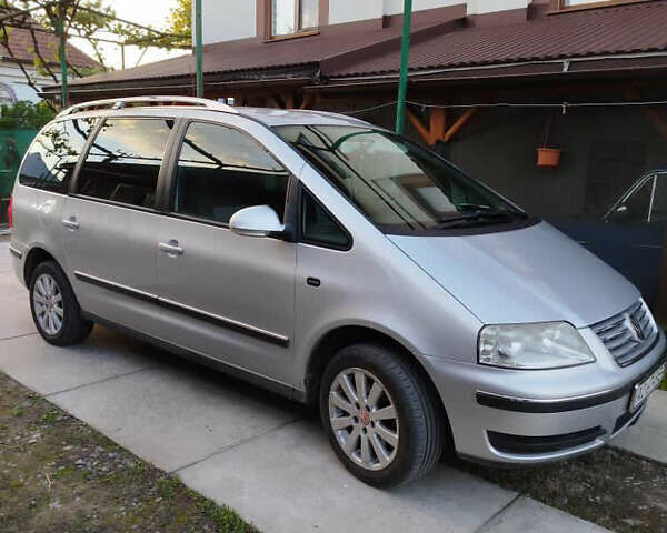 Серый Фольксваген Шаран, объемом двигателя 1.9 л и пробегом 340 тыс. км за 6300 $, фото 3 на Automoto.ua