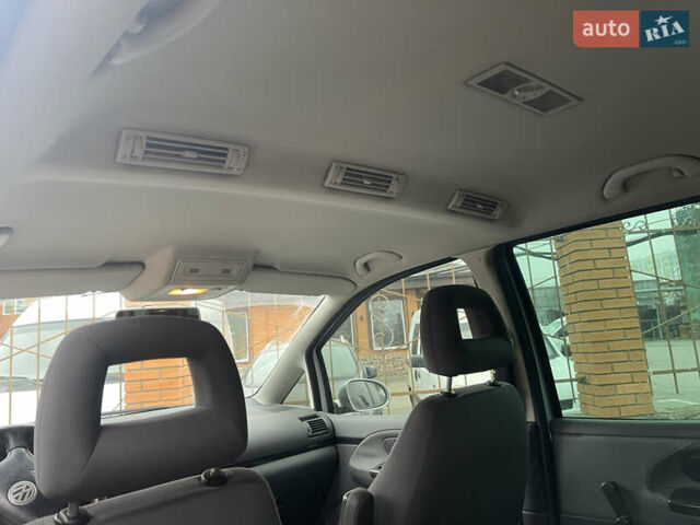 Серый Фольксваген Шаран, объемом двигателя 1.9 л и пробегом 350 тыс. км за 6000 $, фото 6 на Automoto.ua