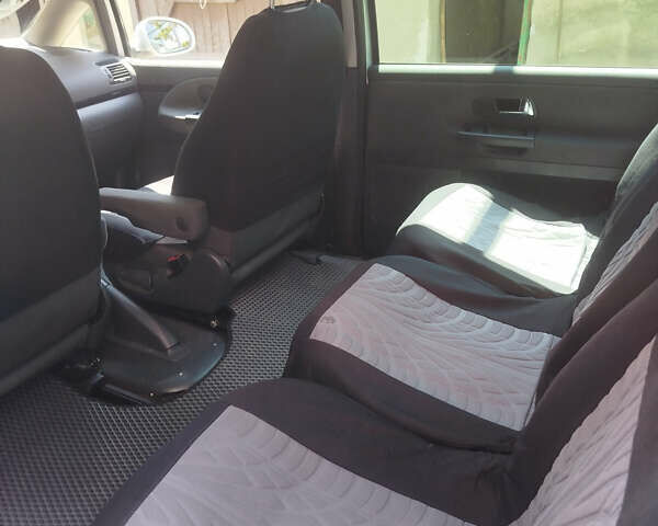 Серый Фольксваген Шаран, объемом двигателя 1.9 л и пробегом 340 тыс. км за 6300 $, фото 5 на Automoto.ua