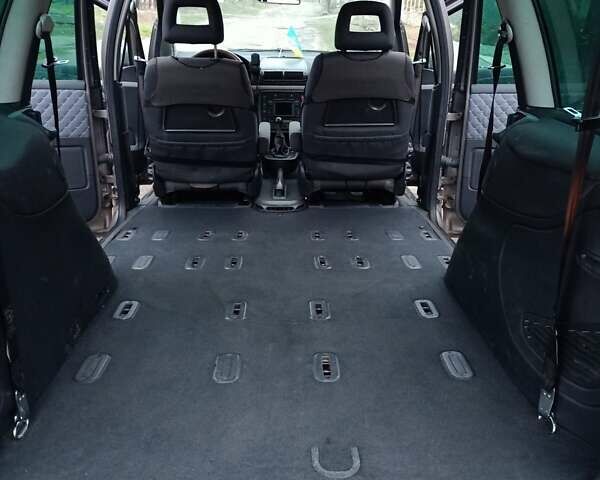 Серый Фольксваген Шаран, объемом двигателя 2 л и пробегом 360 тыс. км за 7800 $, фото 16 на Automoto.ua