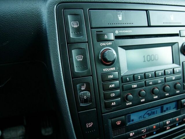 Серый Фольксваген Шаран, объемом двигателя 2 л и пробегом 176 тыс. км за 2000 $, фото 11 на Automoto.ua