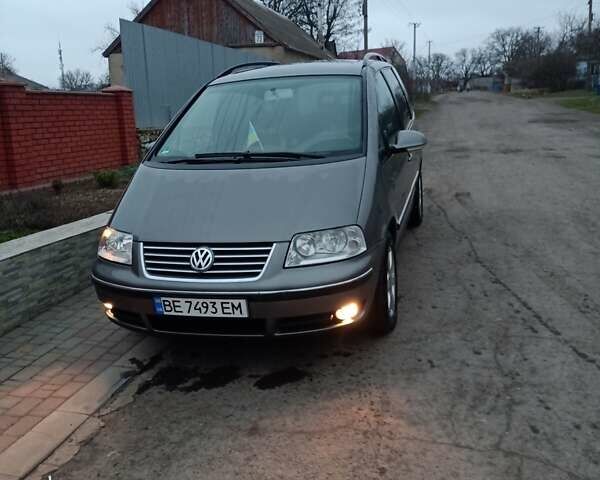 Серый Фольксваген Шаран, объемом двигателя 2 л и пробегом 360 тыс. км за 7800 $, фото 17 на Automoto.ua