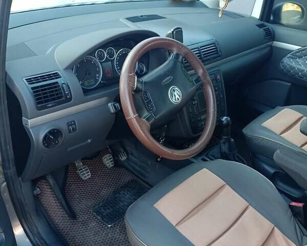 Серый Фольксваген Шаран, объемом двигателя 2 л и пробегом 360 тыс. км за 7800 $, фото 8 на Automoto.ua