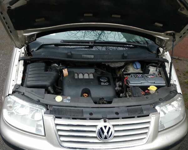 Серый Фольксваген Шаран, объемом двигателя 2 л и пробегом 450 тыс. км за 8700 $, фото 5 на Automoto.ua