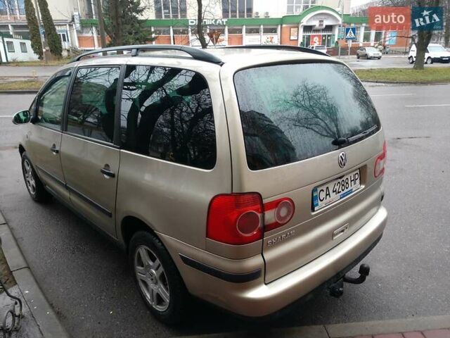 Серый Фольксваген Шаран, объемом двигателя 2 л и пробегом 450 тыс. км за 8700 $, фото 3 на Automoto.ua