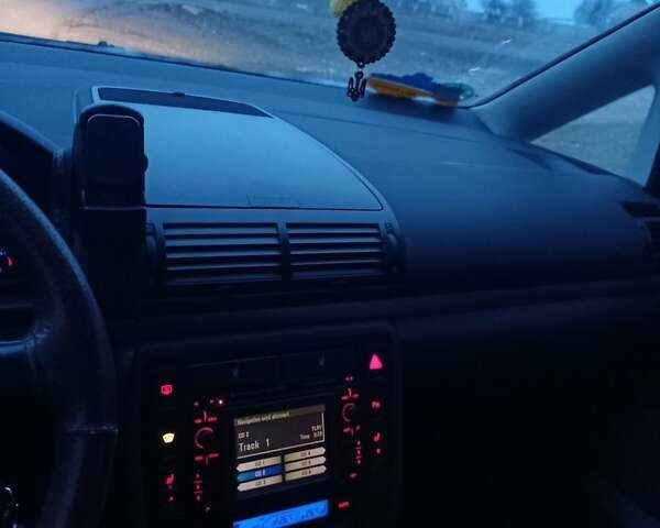 Серый Фольксваген Шаран, объемом двигателя 2 л и пробегом 360 тыс. км за 7800 $, фото 3 на Automoto.ua