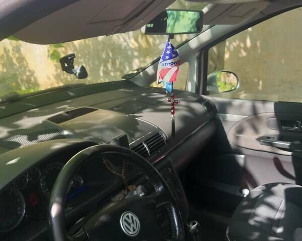 Серый Фольксваген Шаран, объемом двигателя 1.97 л и пробегом 447 тыс. км за 6500 $, фото 5 на Automoto.ua