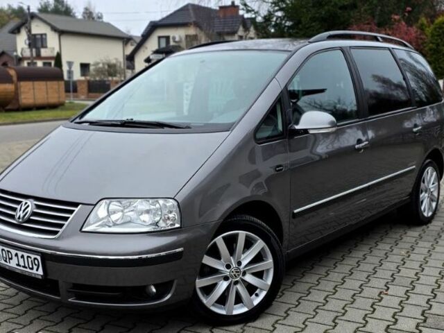 Серый Фольксваген Шаран, объемом двигателя 2 л и пробегом 219 тыс. км за 6299 $, фото 3 на Automoto.ua