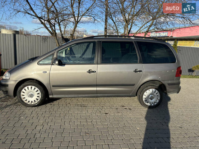 Серый Фольксваген Шаран, объемом двигателя 1.9 л и пробегом 313 тыс. км за 8300 $, фото 5 на Automoto.ua