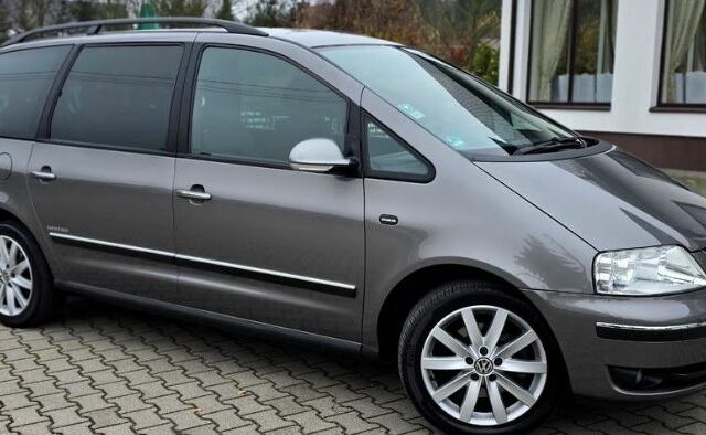 Серый Фольксваген Шаран, объемом двигателя 2 л и пробегом 219 тыс. км за 6299 $, фото 4 на Automoto.ua