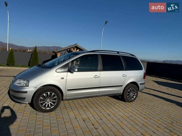Серый Фольксваген Шаран, объемом двигателя 2 л и пробегом 318 тыс. км за 7500 $, фото 4 на Automoto.ua