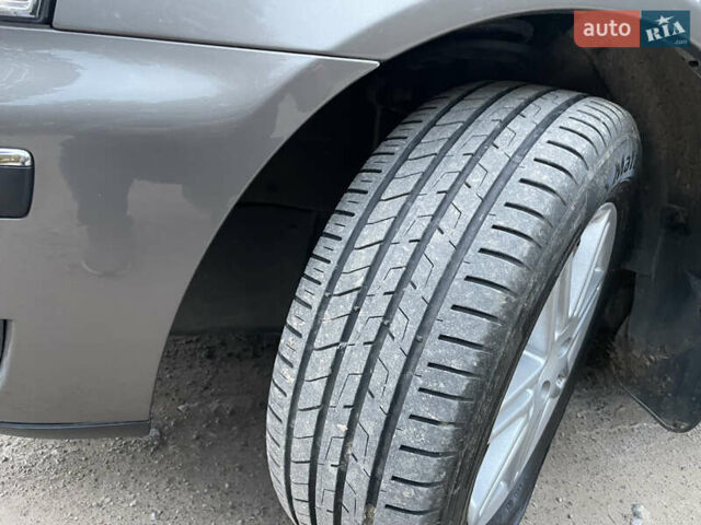 Фольксваген Шаран 2009 в Виннице на Automoto.ua Серый Фольксваген Шаран, объемом двигателя 2 л и пробегом 272 тыс. км за 9200 $, фото 17 на Automoto.ua
