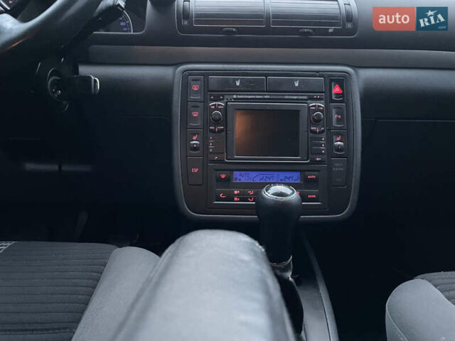 Фольксваген Шаран 2009 в Виннице на Automoto.ua Серый Фольксваген Шаран, объемом двигателя 2 л и пробегом 272 тыс. км за 9200 $, фото 13 на Automoto.ua