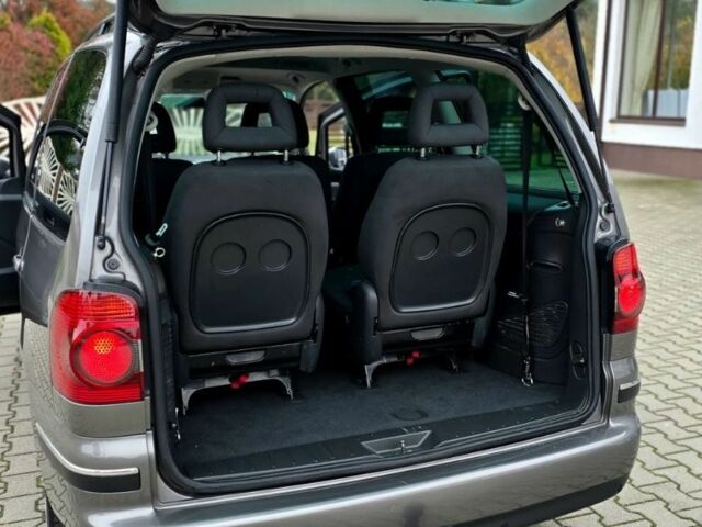 Серый Фольксваген Шаран, объемом двигателя 2 л и пробегом 219 тыс. км за 6299 $, фото 16 на Automoto.ua