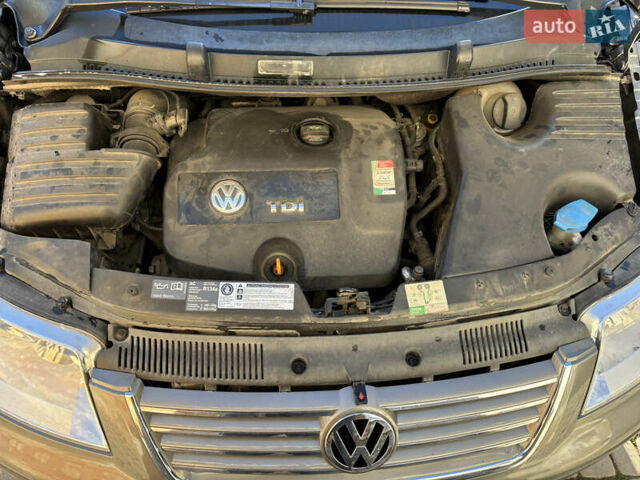 Серый Фольксваген Шаран, объемом двигателя 1.9 л и пробегом 313 тыс. км за 8300 $, фото 3 на Automoto.ua