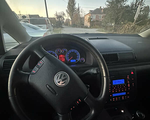 Серый Фольксваген Шаран, объемом двигателя 1.8 л и пробегом 263 тыс. км за 6350 $, фото 10 на Automoto.ua