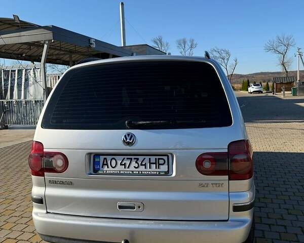 Серый Фольксваген Шаран, объемом двигателя 2 л и пробегом 318 тыс. км за 7500 $, фото 5 на Automoto.ua