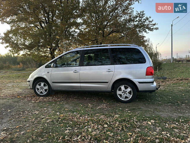 Серый Фольксваген Шаран, объемом двигателя 1.8 л и пробегом 263 тыс. км за 6350 $, фото 13 на Automoto.ua