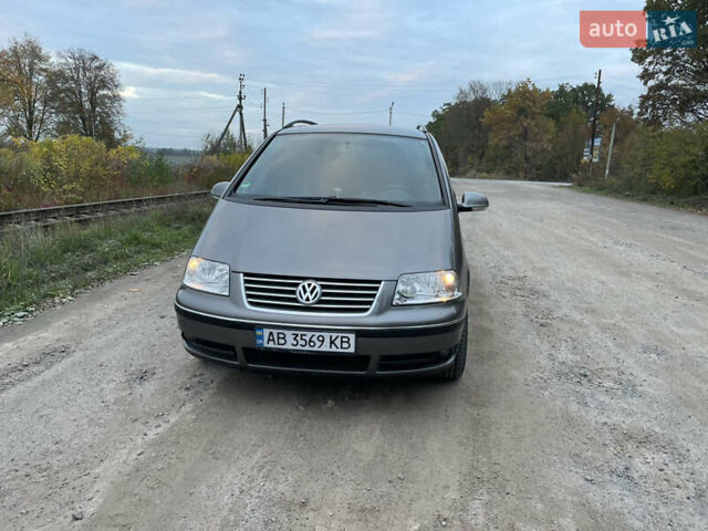 Фольксваген Шаран 2009 в Виннице на Automoto.ua Серый Фольксваген Шаран, объемом двигателя 2 л и пробегом 272 тыс. км за 9200 $, фото 4 на Automoto.ua