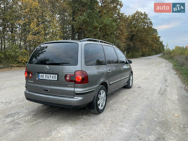 Фольксваген Шаран 2009 в Виннице на Automoto.ua Серый Фольксваген Шаран, объемом двигателя 2 л и пробегом 272 тыс. км за 9200 $, фото 3 на Automoto.ua