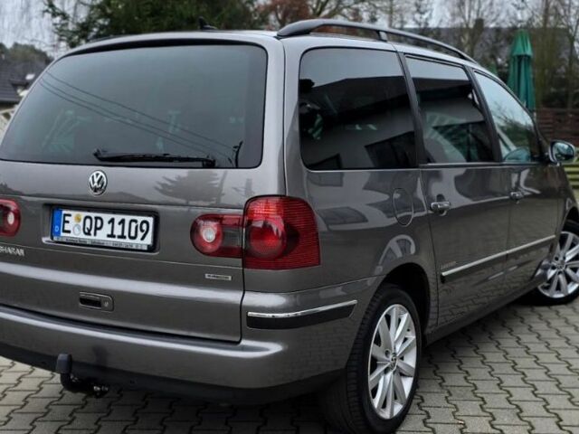Серый Фольксваген Шаран, объемом двигателя 2 л и пробегом 219 тыс. км за 6299 $, фото 6 на Automoto.ua