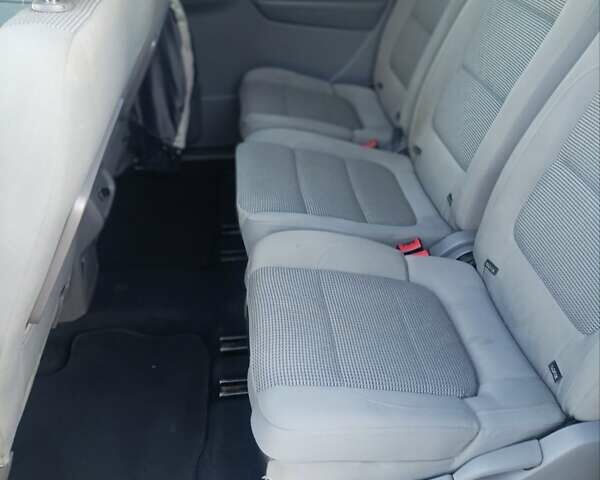 Серый Фольксваген Шаран, объемом двигателя 1.97 л и пробегом 330 тыс. км за 10500 $, фото 17 на Automoto.ua