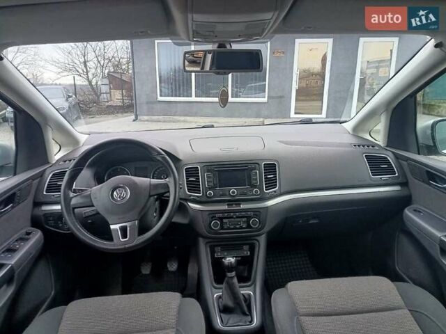 Сірий Фольксваген Шаран, об'ємом двигуна 1.97 л та пробігом 271 тис. км за 10900 $, фото 7 на Automoto.ua