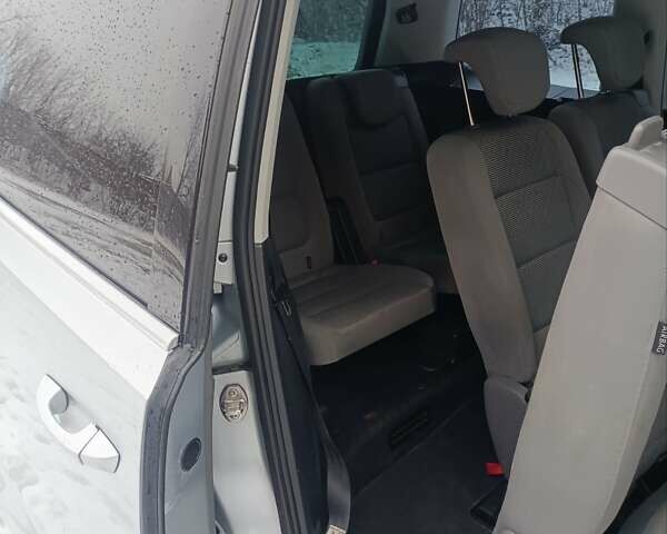 Серый Фольксваген Шаран, объемом двигателя 1.97 л и пробегом 330 тыс. км за 9900 $, фото 9 на Automoto.ua